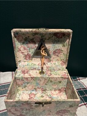 Vintage 1960s Jaymar Floral Music Jewelry Box with Ballerina Balletcore